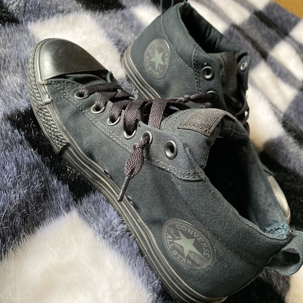 🖤 Black on Black - Mid Top Chucks 🖤 - Picture 2 of 4